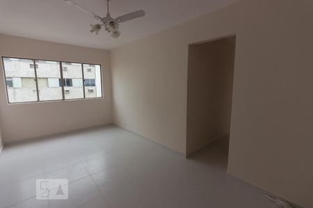 Sala de apartamento para alugar com 2 quartos, 75m² em Taquara, Rio de Janeiro