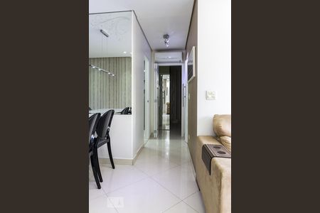 Corredor dos Quartos e Banheiro  de apartamento para alugar com 2 quartos, 70m² em Vila Regente Feijó, São Paulo