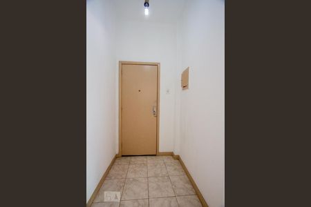 Entrada de kitnet/studio para alugar com 1 quarto, 40m² em Centro, Rio de Janeiro