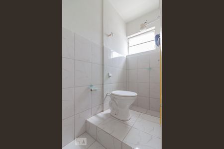 Banheiro de kitnet/studio para alugar com 1 quarto, 36m² em Liberdade, São Paulo