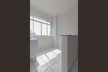 Cozinha de kitnet/studio para alugar com 1 quarto, 36m² em Liberdade, São Paulo