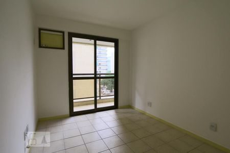 Quarto 1  de apartamento para alugar com 2 quartos, 70m² em Jacarepaguá, Rio de Janeiro