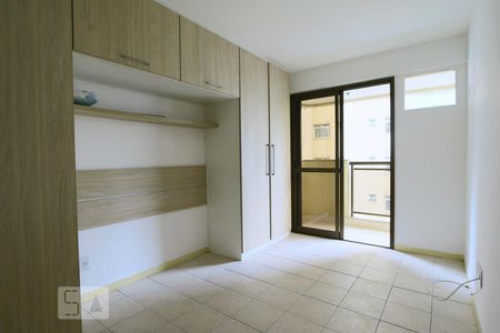 Quarto suíte 2 de apartamento para alugar com 2 quartos, 70m² em Jacarepaguá, Rio de Janeiro