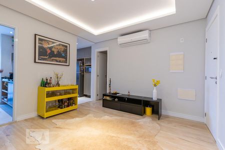 Sala de apartamento à venda com 1 quarto, 57m² em Cambuí, Campinas