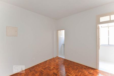 Sala de apartamento para alugar com 1 quarto, 38m² em São Cristóvão, Rio de Janeiro