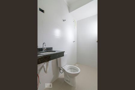 Banheiro da Suite de apartamento para alugar com 3 quartos, 70m² em Vila Humaitá, Santo André