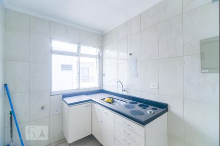 Cozinha de apartamento para alugar com 2 quartos, 58m² em Vila Granada, São Paulo