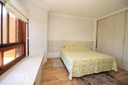 Casa de condomínio para alugar com 200m², 3 quartos e 4 vagasDormitório 1 - Suite 