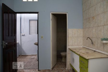 Cozinha de casa para alugar com 1 quarto, 30m² em Parque Marabá, Taboão da Serra