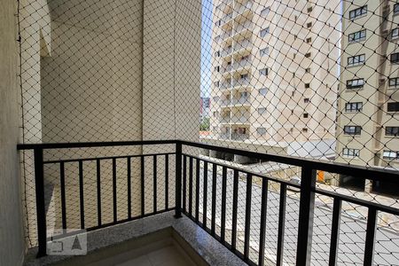 Sacada de apartamento para alugar com 2 quartos, 73m² em Vila Itapura, Campinas