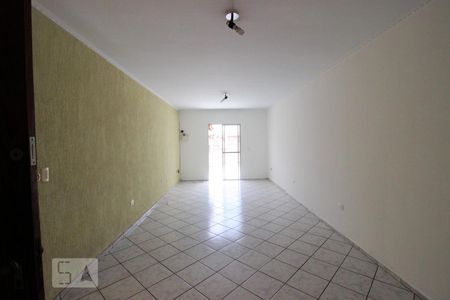 Casa à venda com 160m², 3 quartos e 3 vagasSala