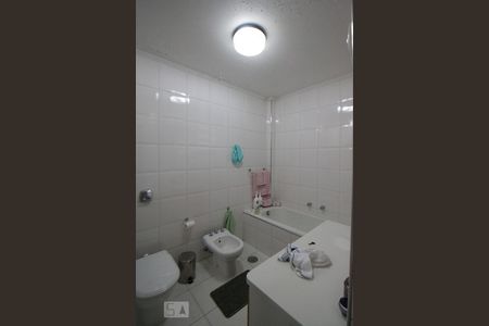 Apartamento para alugar com 315m², 3 quartos e 1 vaga Apartamento para alugar com 315m², 3 quartos e 1 vagaBanheiro