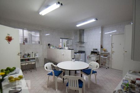 Apartamento para alugar com 315m², 3 quartos e 1 vaga Apartamento para alugar com 315m², 3 quartos e 1 vagaCozinha