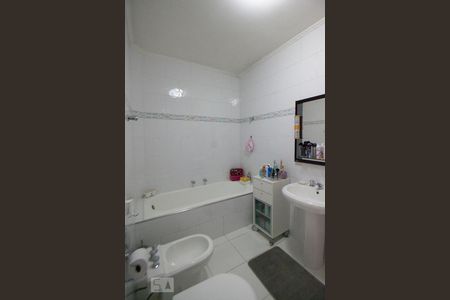 Banheiro de apartamento para alugar com 3 quartos, 350m² em República, São Paulo