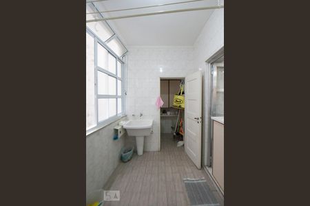 Apartamento para alugar com 315m², 3 quartos e 1 vaga Apartamento para alugar com 315m², 3 quartos e 1 vagaLavanderia