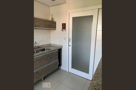 Cozinha de apartamento para alugar com 2 quartos, 70m² em Humaitá, Porto Alegre