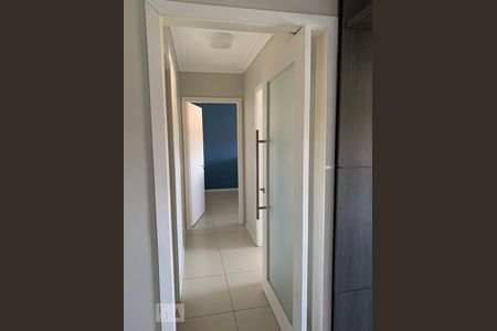 Corredor de apartamento para alugar com 2 quartos, 70m² em Humaitá, Porto Alegre