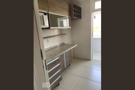 Cozinha de apartamento para alugar com 2 quartos, 70m² em Humaitá, Porto Alegre