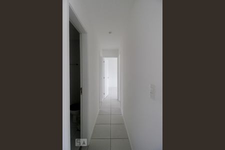 Corredor de apartamento para alugar com 3 quartos, 106m² em Recreio dos Bandeirantes, Rio de Janeiro