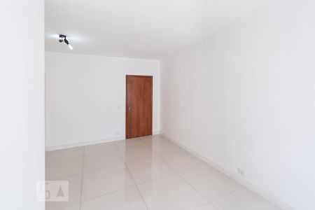 Sala de apartamento para alugar com 3 quartos, 70m² em Vila Gertrudes, São Paulo