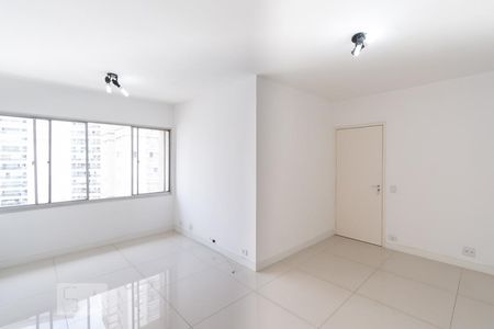 Sala de apartamento para alugar com 3 quartos, 70m² em Vila Gertrudes, São Paulo