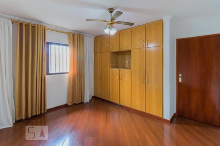 Suíte de casa à venda com 3 quartos, 232m² em Jardim Colorado, São Paulo