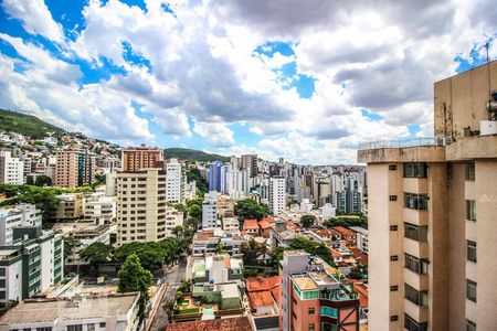 Vista Cozinha e Área de Serviço de apartamento à venda com 1 quarto, 42m² em Cruzeiro, Belo Horizonte
