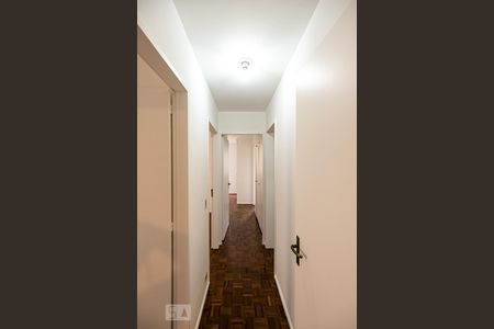 Corredor de apartamento para alugar com 3 quartos, 100m² em Moema, São Paulo