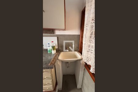 Casa para alugar com 440m², 8 quartos e 2 vagas Casa para alugar com 440m², 8 quartos e 2 vagasCozinha e Area Serviço Kitnet