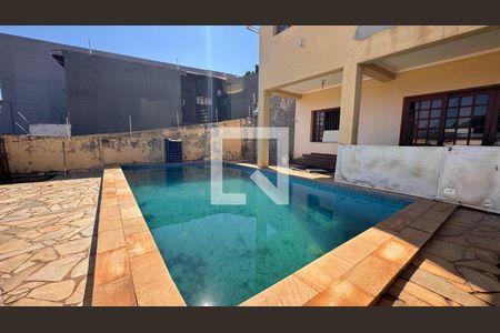 Casa para alugar com 440m², 8 quartos e 2 vagas Casa para alugar com 440m², 8 quartos e 2 vagasPiscina