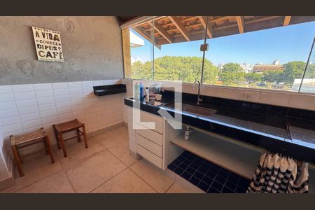 Casa para alugar com 440m², 8 quartos e 2 vagas Casa para alugar com 440m², 8 quartos e 2 vagasCozinha Casa 1