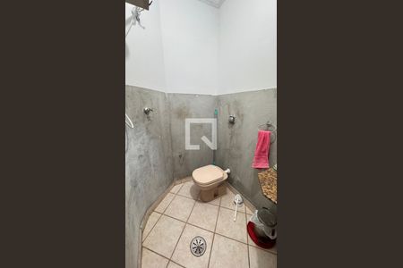 Casa para alugar com 440m², 8 quartos e 2 vagas Casa para alugar com 440m², 8 quartos e 2 vagasBanheiro Casa 3