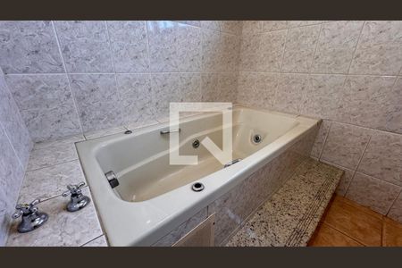 Casa para alugar com 440m², 8 quartos e 2 vagas Casa para alugar com 440m², 8 quartos e 2 vagasBanheiro 2 Casa 1