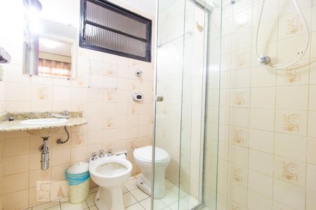 Banheiro de apartamento para alugar com 1 quarto, 47m² em Asa Norte, Brasília