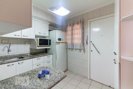 Cozinha de apartamento para alugar com 1 quarto, 30m² em Aclimação, São Paulo