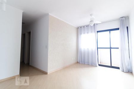 Sala de apartamento à venda com 3 quartos, 71m² em Jardim Itapeva, São Paulo