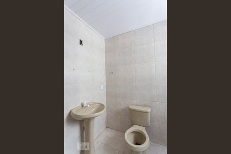 Banheiro de casa de condomínio para alugar com 1 quarto, 36m² em Camaquã, Porto Alegre