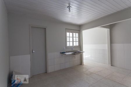Sala e cozinha de casa de condomínio para alugar com 1 quarto, 36m² em Camaquã, Porto Alegre