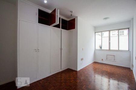 Suite de apartamento para alugar com 2 quartos, 75m² em Humaitá, Rio de Janeiro