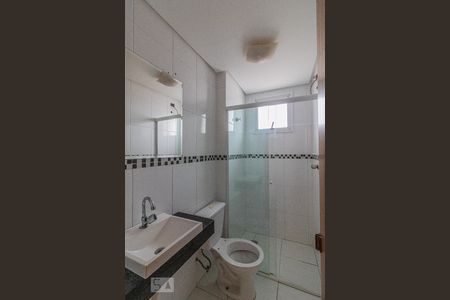 Banheiro de apartamento para alugar com 2 quartos, 68m² em Olímpico, São Caetano do Sul
