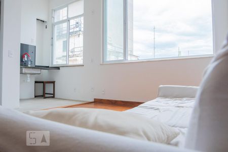 Sala/Cozinha de kitnet/studio para alugar com 1 quarto, 30m² em Centro, Rio de Janeiro