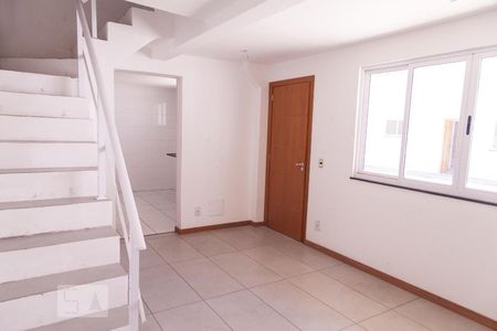 Sala de casa de condomínio para alugar com 2 quartos, 70m² em Todos Os Santos, Rio de Janeiro