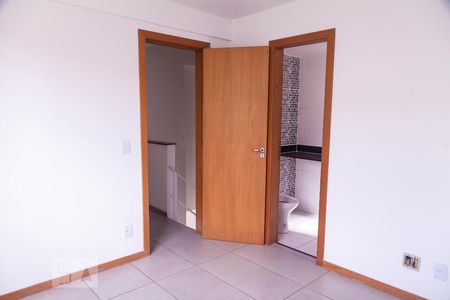 Quarto 1 suite de casa de condomínio para alugar com 2 quartos, 70m² em Todos Os Santos, Rio de Janeiro