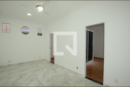 Sala de casa à venda com 2 quartos, 130m² em Irajá, Rio de Janeiro