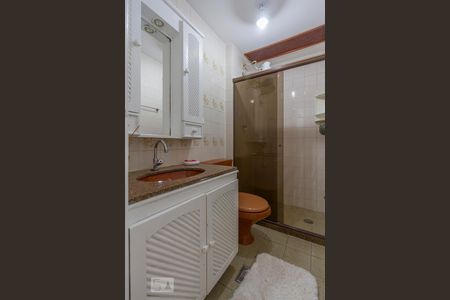 Banheiro Principal de apartamento à venda com 2 quartos, 75m² em Inga, Niterói