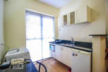 Sala e cozinha de apartamento para alugar com 1 quarto, 40m² em Centro, Belo Horizonte