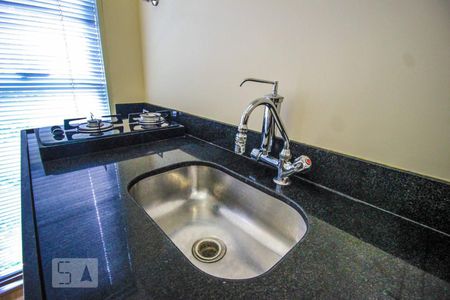 Sala e cozinha de apartamento para alugar com 1 quarto, 40m² em Centro, Belo Horizonte