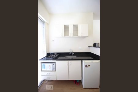 Sala e cozinha de apartamento para alugar com 1 quarto, 40m² em Centro, Belo Horizonte