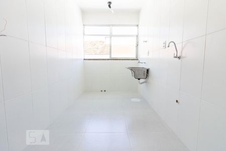 Cozinha de apartamento para alugar com 2 quartos, 56m² em Passo da Areia, Porto Alegre