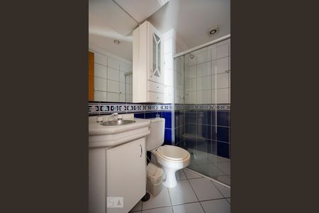 Banheiro social de apartamento à venda com 3 quartos, 75m² em Vila Prudente, São Paulo